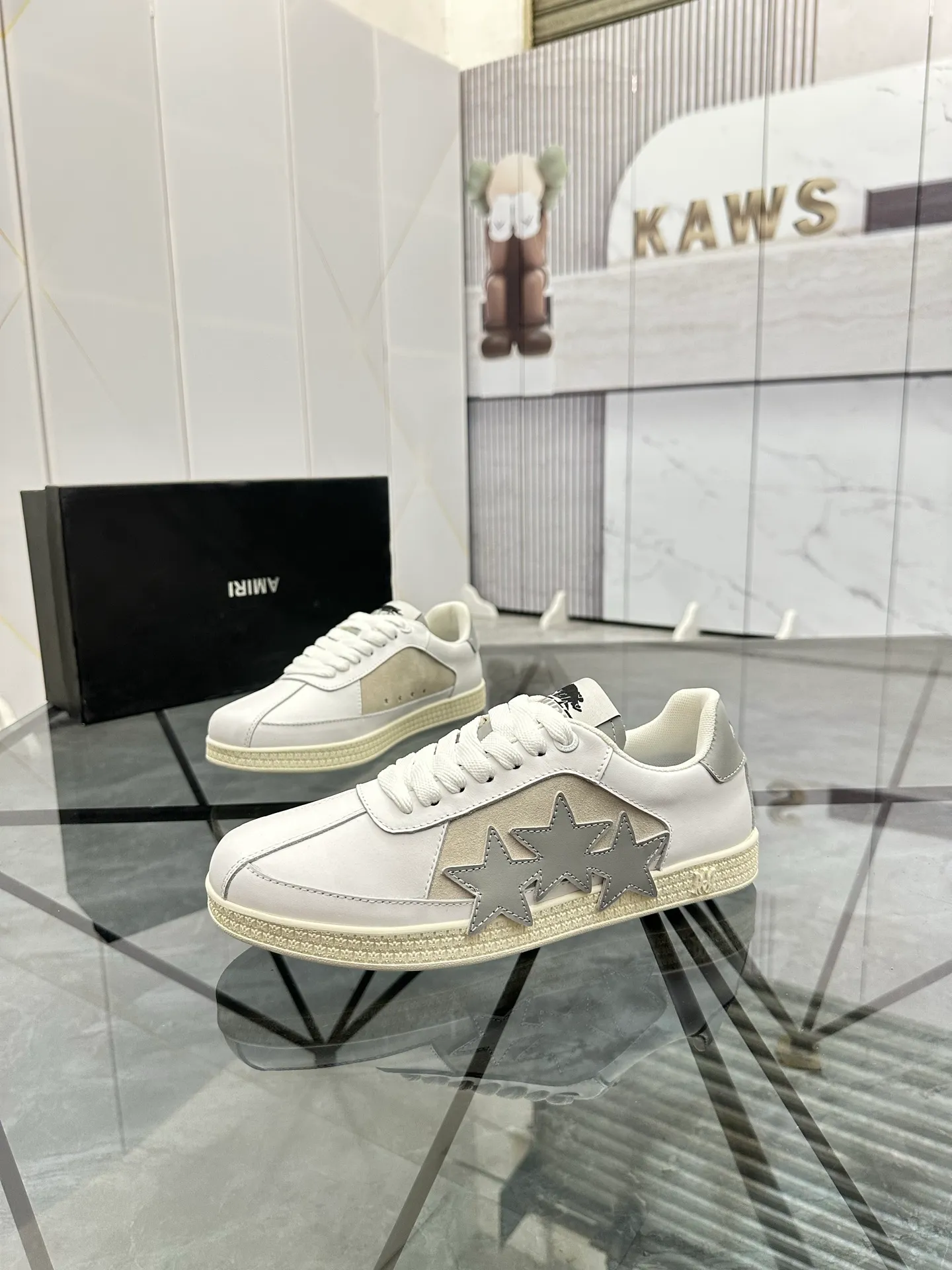 Men's shoes: 💰P420¥ Product trademark: AMIRI* "Amir*" low-top casual shoes Regular size: 38-45 (can be customized to 46) Product material: imported cowhide upper, breathable lining, original outsole. Number: 001